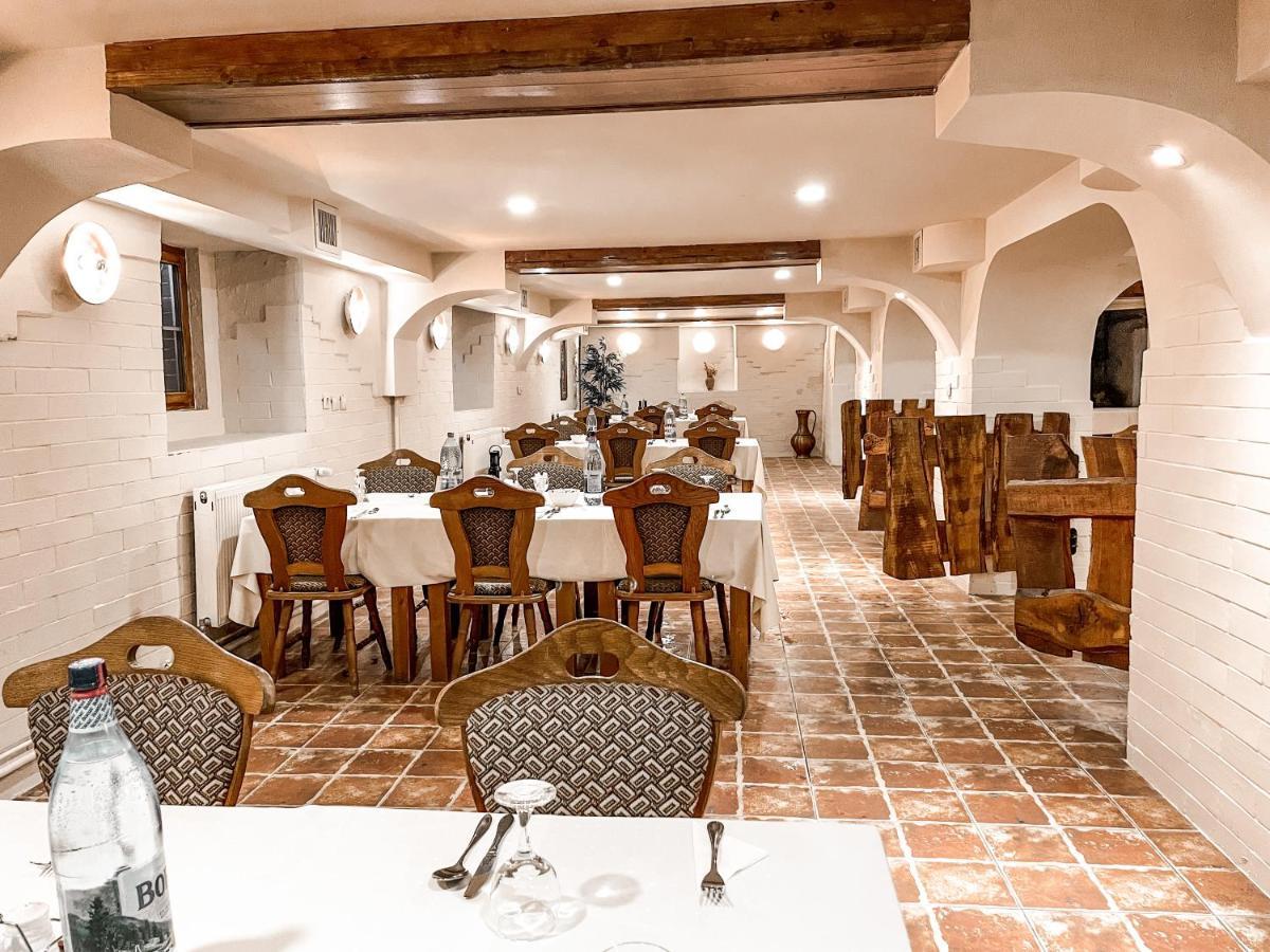 Hotel Apollo Central Sibiu Luaran gambar