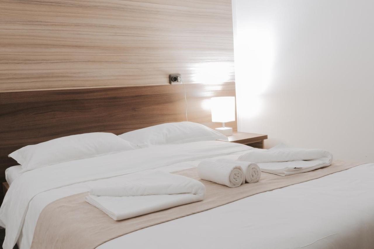 Hotel Apollo Central Sibiu Luaran gambar
