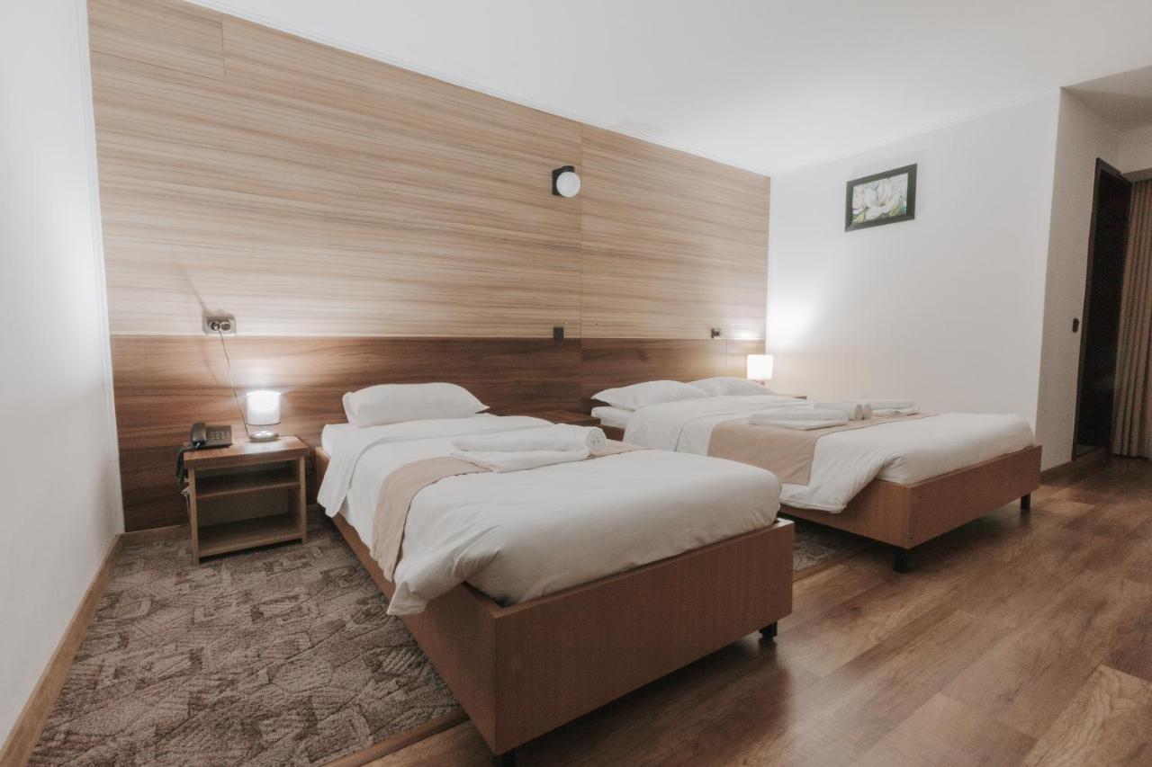 Hotel Apollo Central Sibiu Luaran gambar