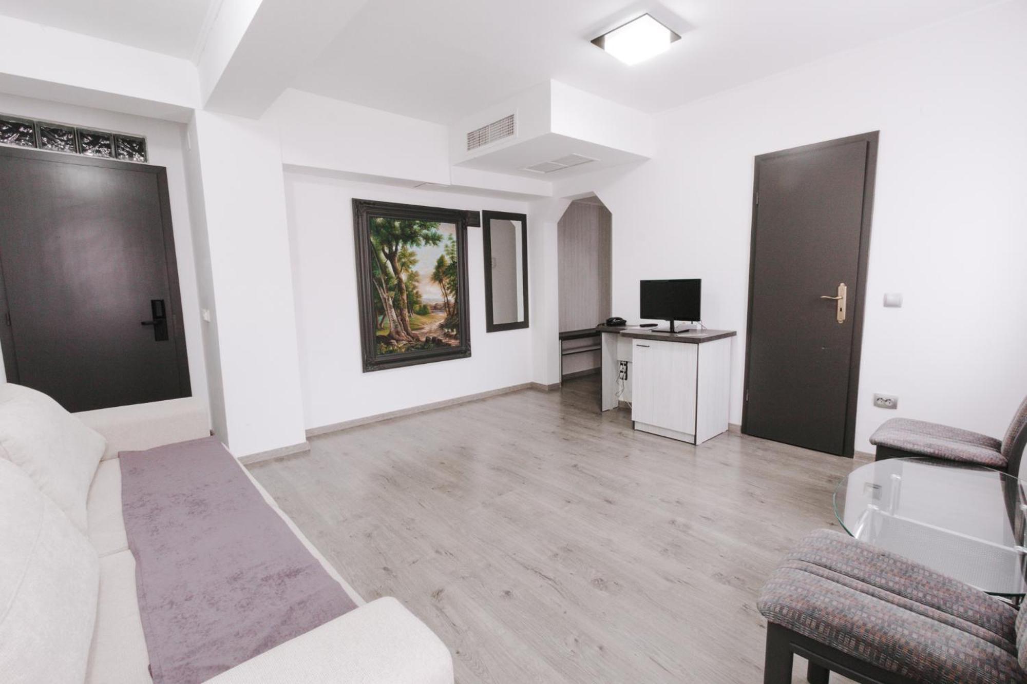 Hotel Apollo Central Sibiu Luaran gambar