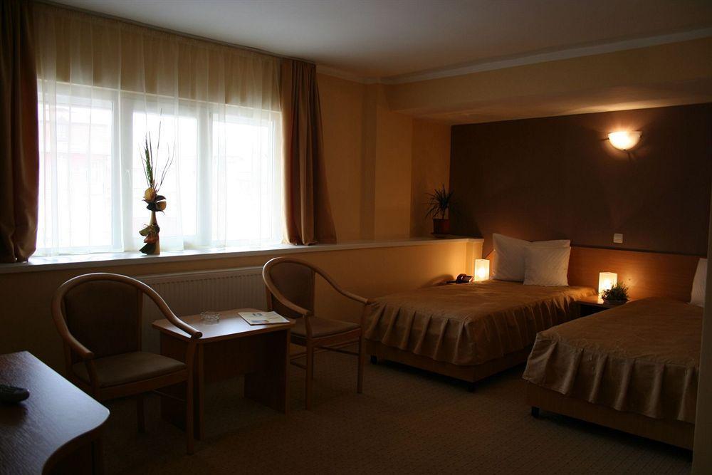 Hotel Apollo Central Sibiu Luaran gambar