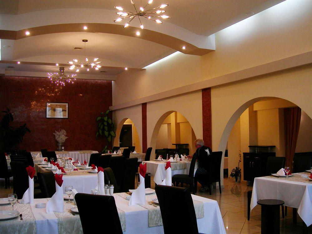 Hotel Apollo Central Sibiu Luaran gambar